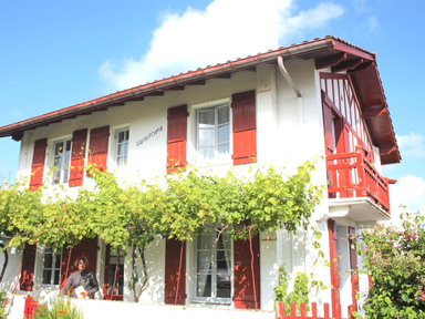 MAISON de CHARME à GUETHARY, Centre village Plage 200 €