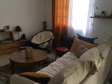 Chambre dans maison ares 30 €