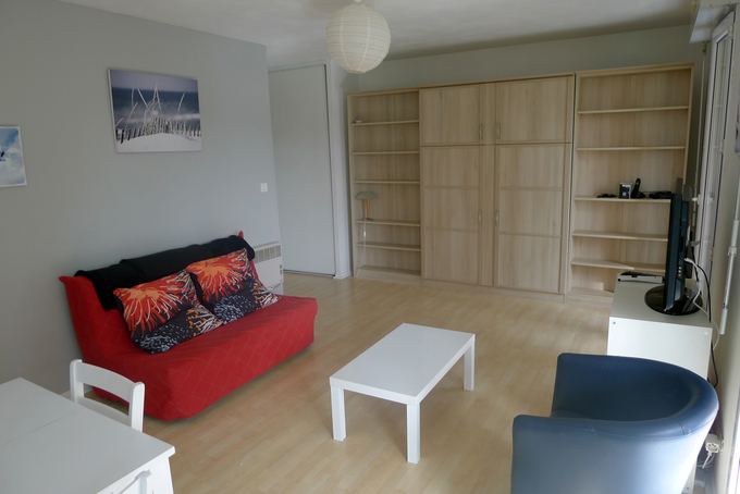 Nice studio. Beach walk €70