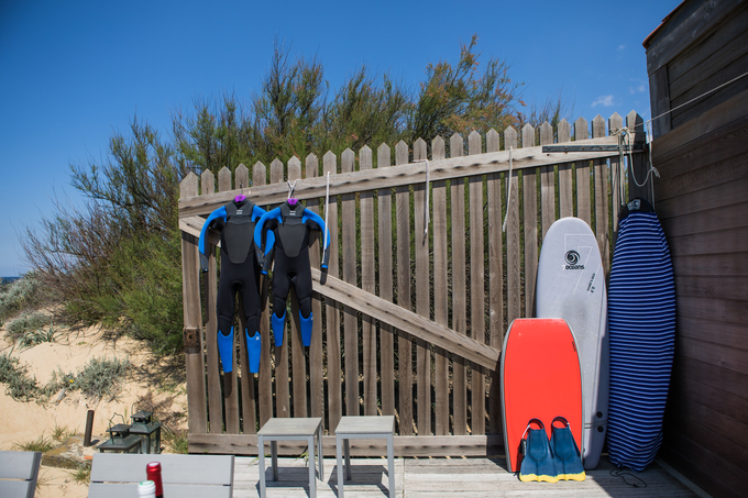 HOSSEGOR BEACH SOUTH SHED FEET IN WATER €210