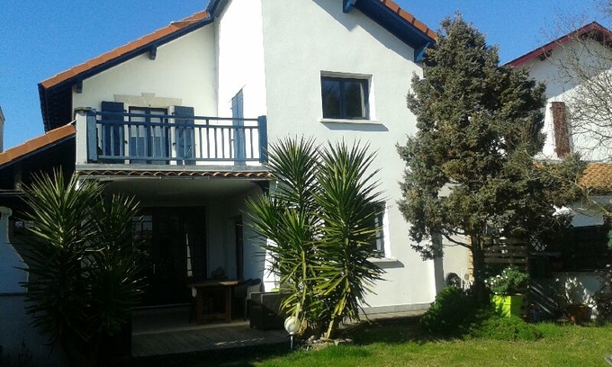 Anglet House close to the beach €220