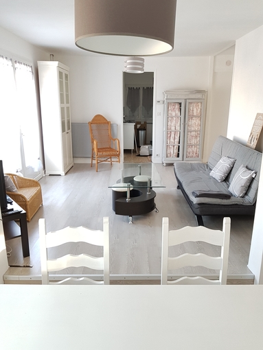 House light near the beach and City Center €145