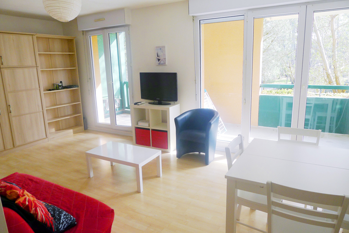 Nice studio. Beach walk €70