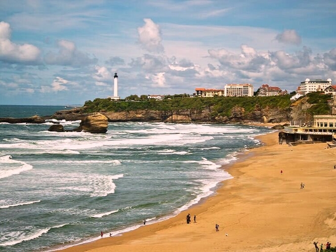 Biarritz: La grande plage/ Miramar. Appt 2/4 pers €35