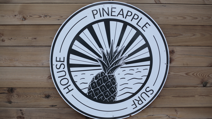 PIneapple Surf House €15