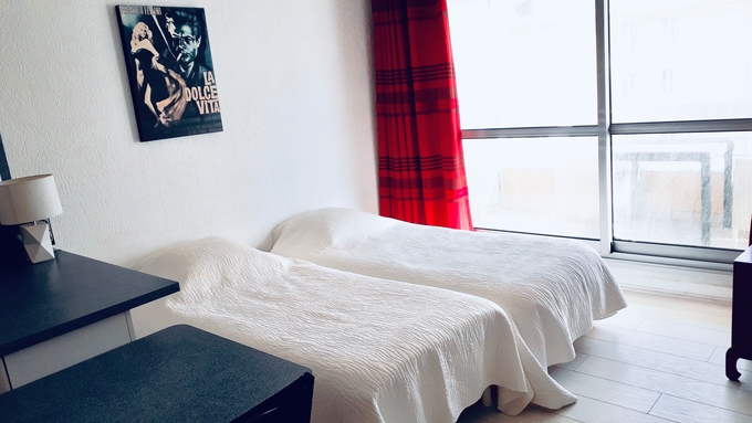 Biarritz, large bright studio, nearby beach. €39