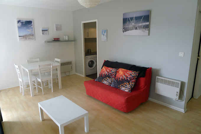 Nice studio. Beach walk €70