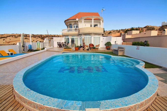 Beverley Hills Surf Villa, near La Pared €25