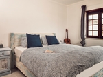 Boa Onda Guesthouse Peniche €40