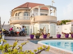 Beverley Hills Surf Villa, near La Pared €25