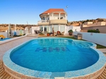 Beverley Hills Surf Villa, near La Pared €25